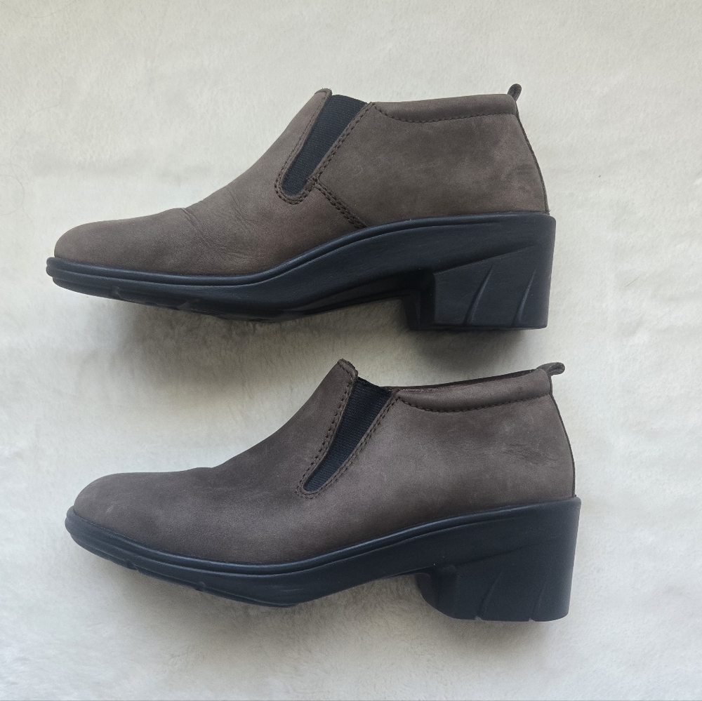GUC Dansko Euro, Scandi Girl, Taupe Suede Ankle Boots, Women's EU 39 (U.S 8.5-9)